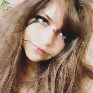 Meet your Posher, Gabriela